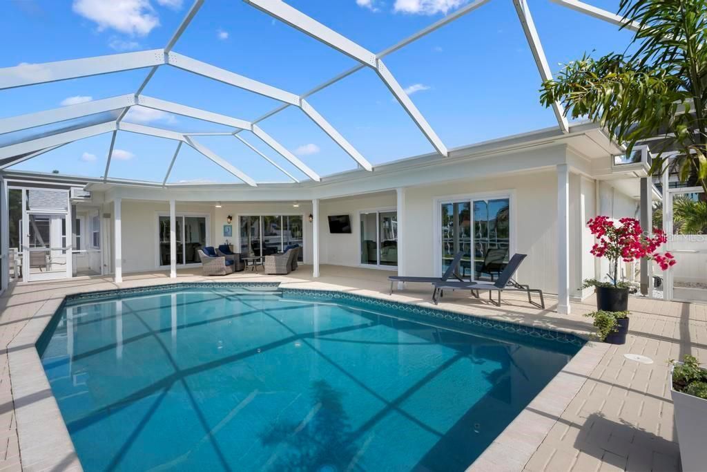 616 Foxworth Lane, Holmes Beach, FL 34217 Photo
