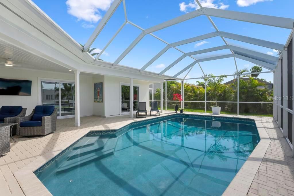 616 Foxworth Lane, Holmes Beach, FL 34217 Photo