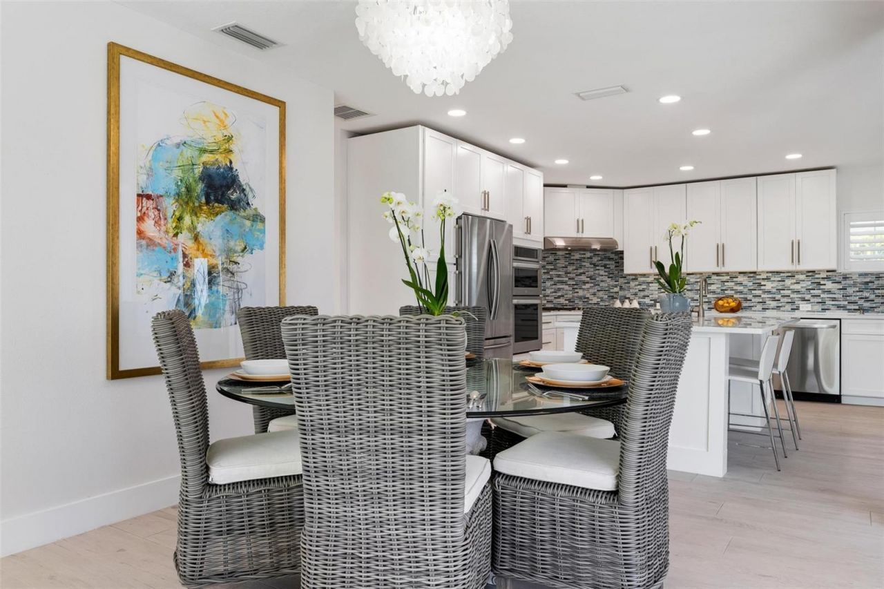 616 Foxworth Lane, Holmes Beach, FL 34217 Photo