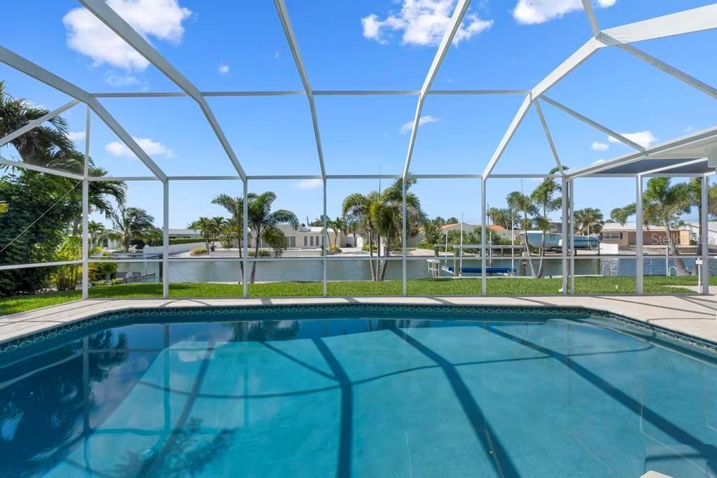 616 Foxworth Lane, Holmes Beach, FL 34217 Photo