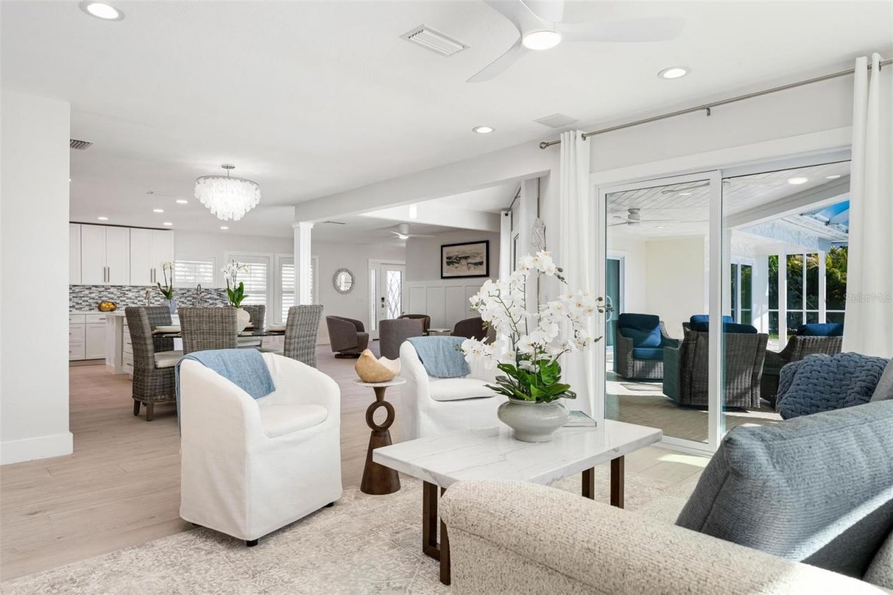 616 Foxworth Lane, Holmes Beach, FL 34217 Photo