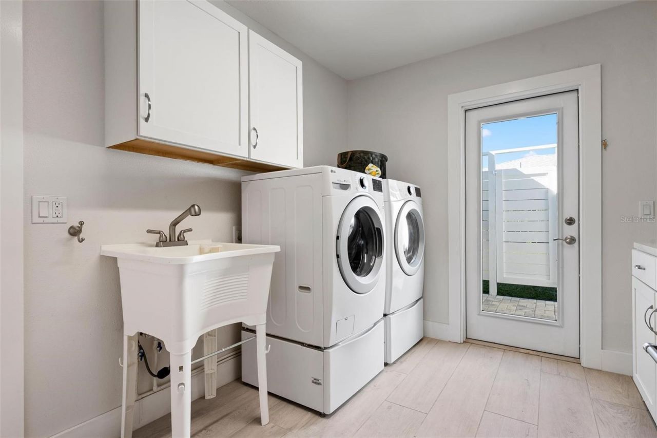 616 Foxworth Lane, Holmes Beach, FL 34217 Photo