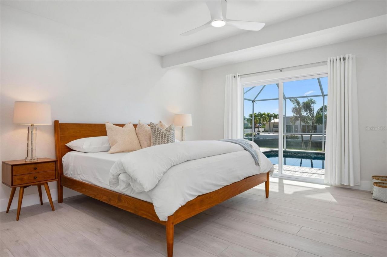 616 Foxworth Lane, Holmes Beach, FL 34217 Photo