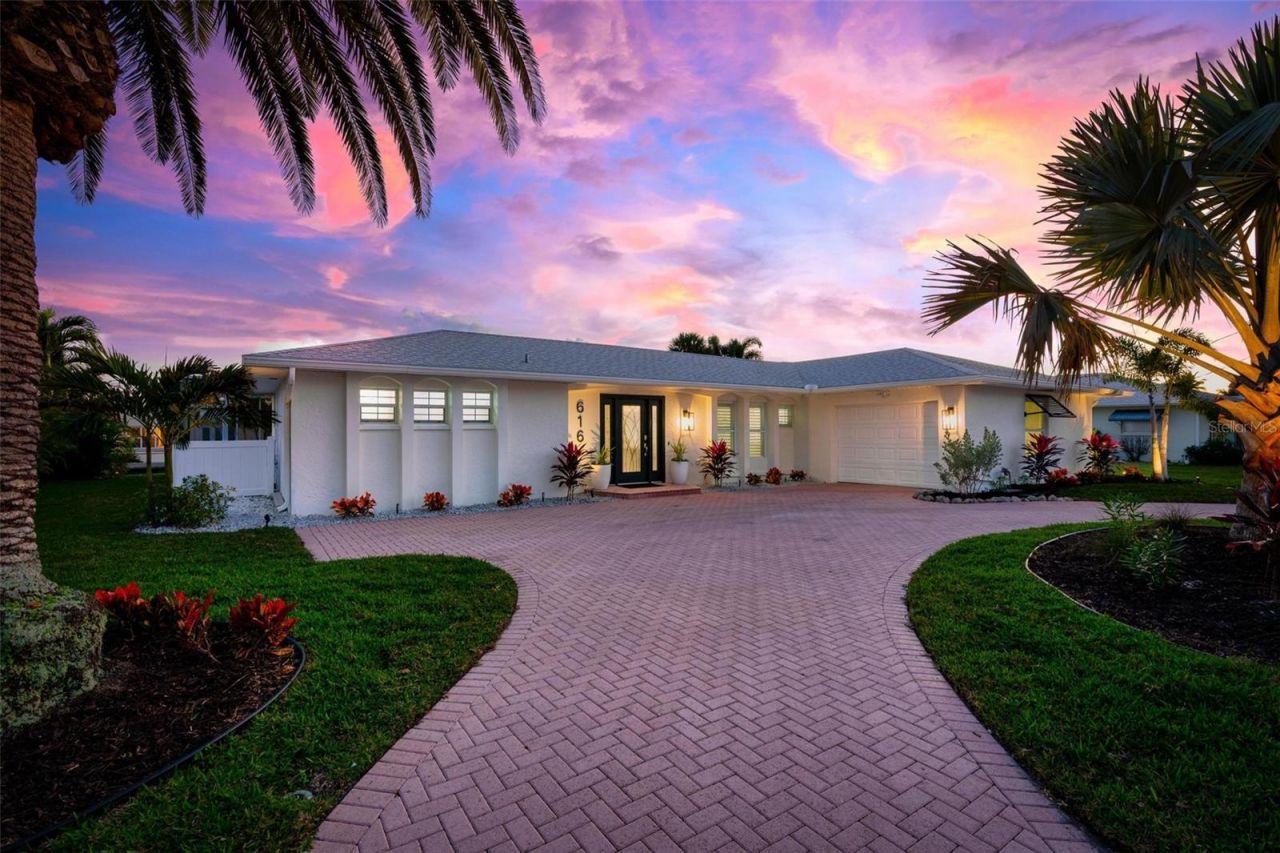 616 Foxworth Lane, Holmes Beach, FL 34217 Photo