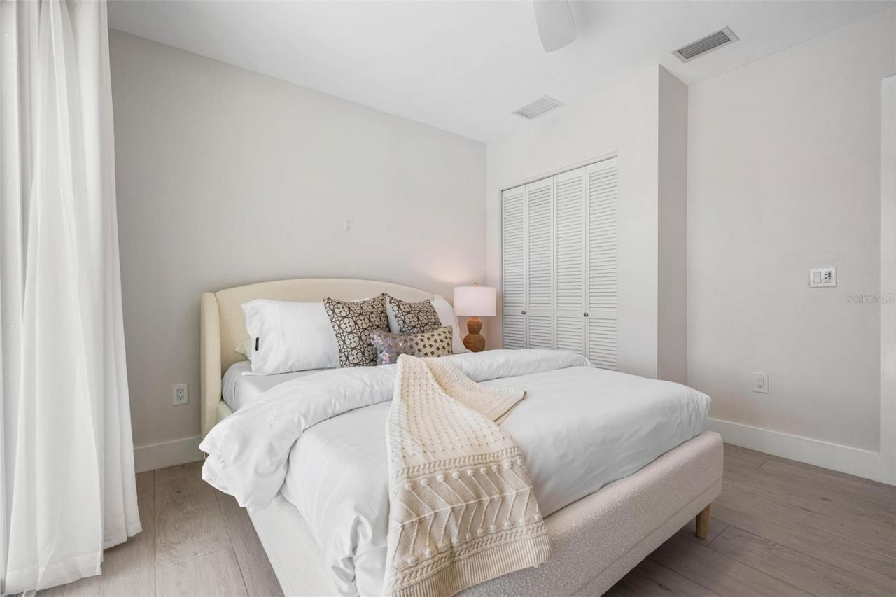 616 Foxworth Lane, Holmes Beach, FL 34217 Photo