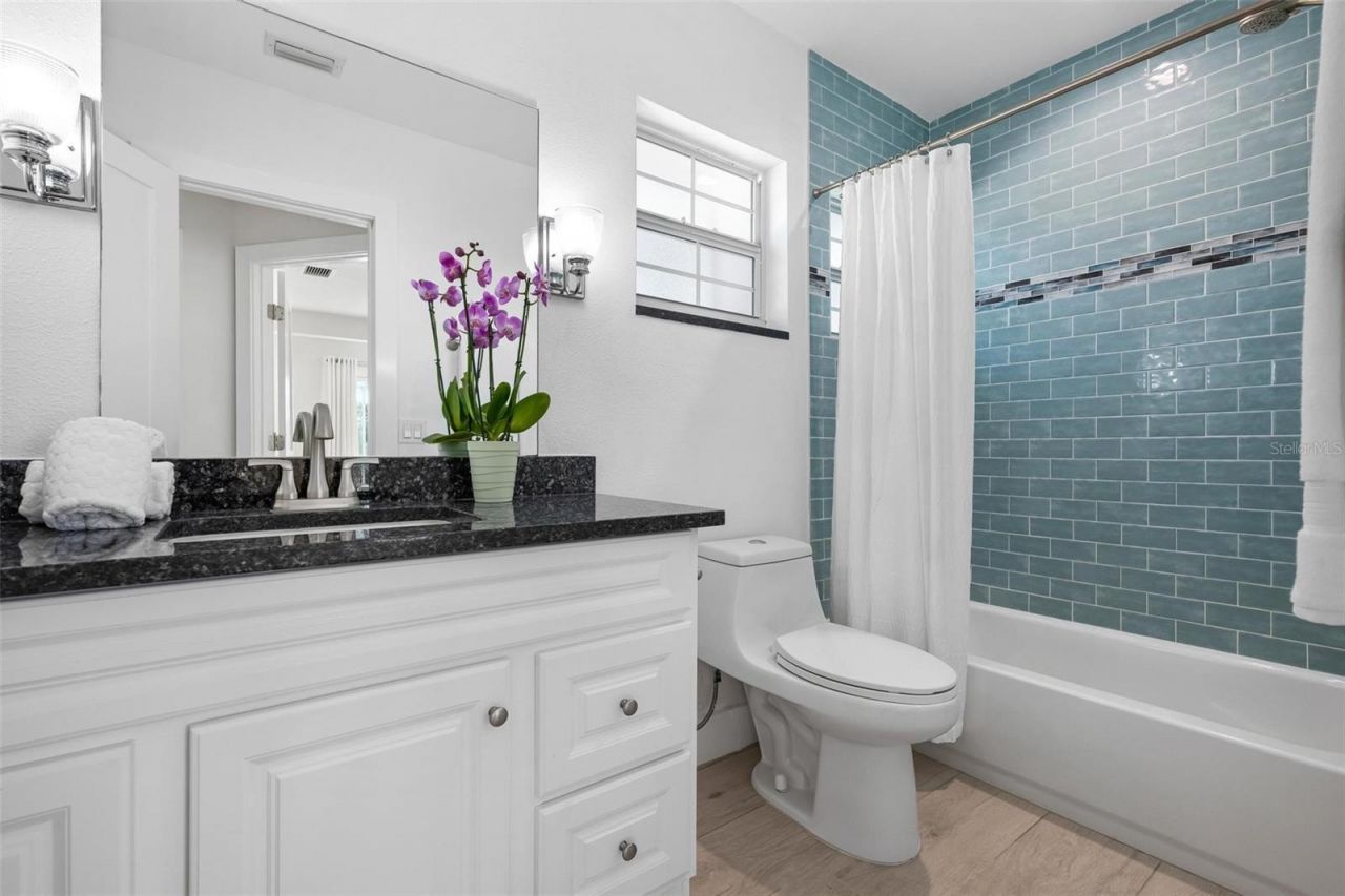 616 Foxworth Lane, Holmes Beach, FL 34217 Photo