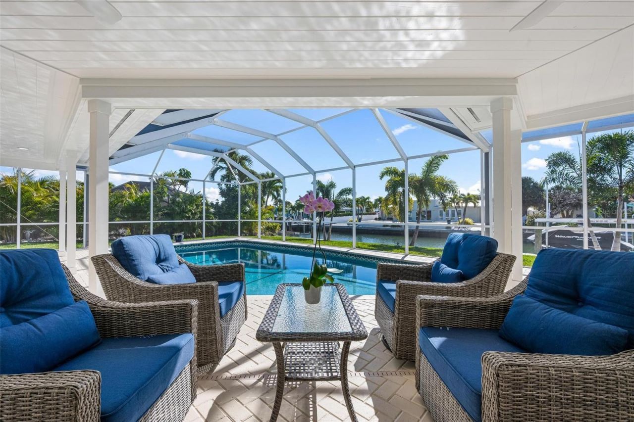 616 Foxworth Lane, Holmes Beach, FL 34217 Photo