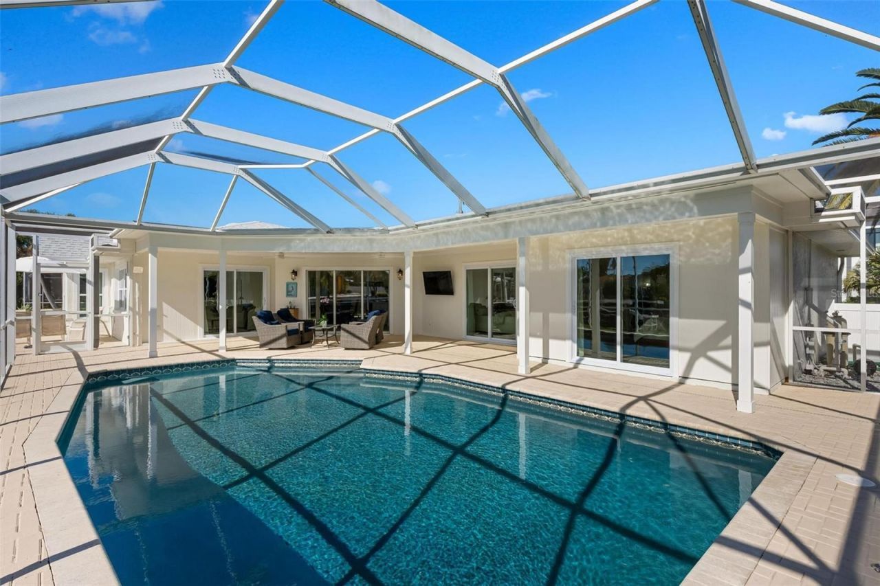 616 Foxworth Lane, Holmes Beach, FL 34217 Photo