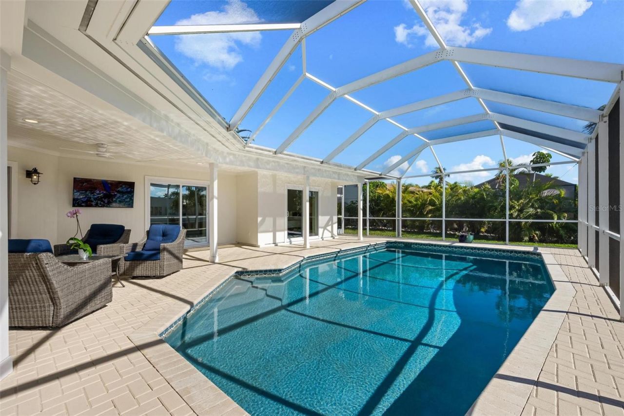 616 Foxworth Lane, Holmes Beach, FL 34217 Photo