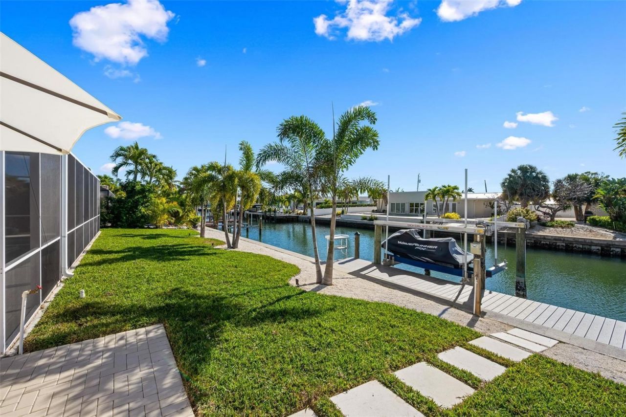 616 Foxworth Lane, Holmes Beach, FL 34217 Photo