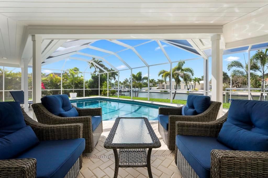 616 Foxworth Lane, Holmes Beach, FL 34217 Photo