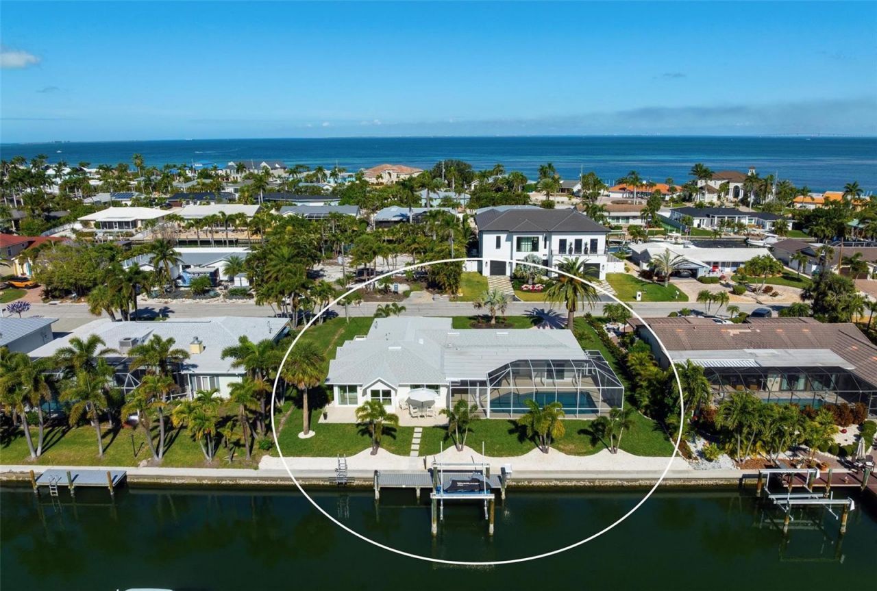 616 Foxworth Lane, Holmes Beach, FL 34217 Photo