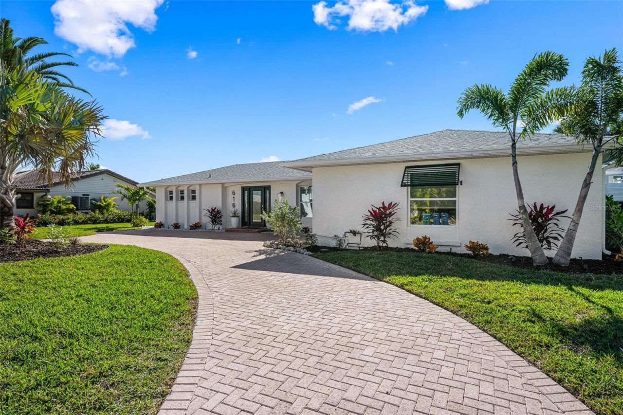 616 Foxworth Lane, Holmes Beach, FL 34217 Photo