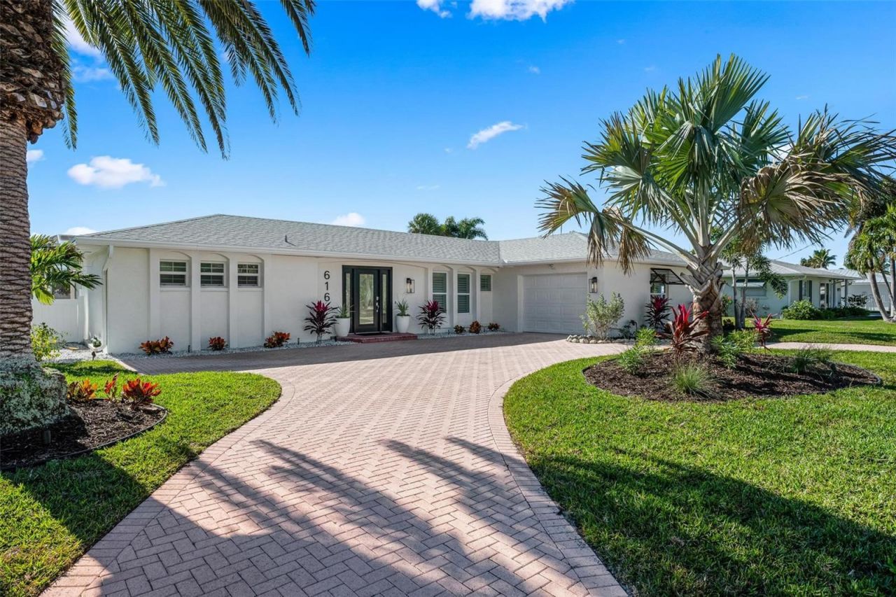 616 Foxworth Lane, Holmes Beach, FL 34217 Photo