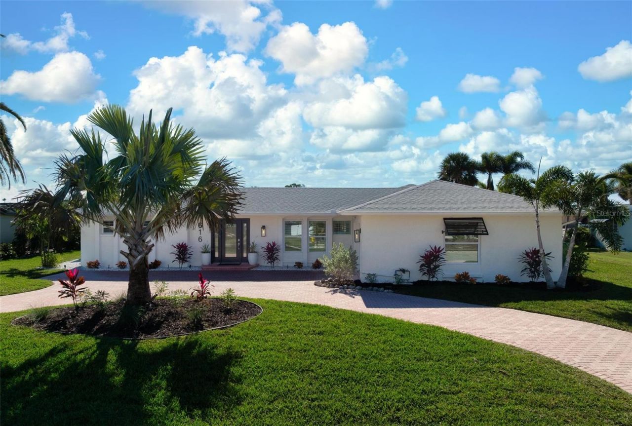 616 Foxworth Lane, Holmes Beach, FL 34217 Photo