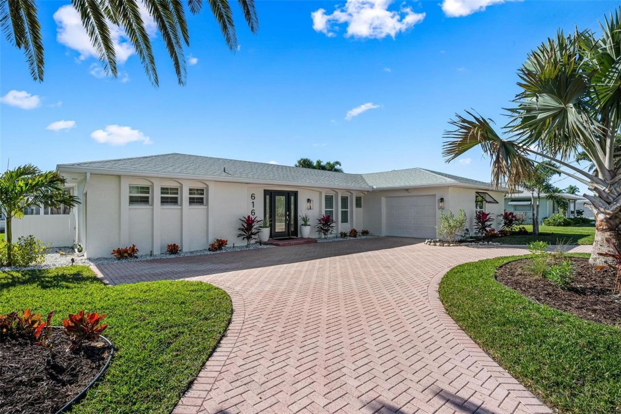 616 Foxworth Lane, Holmes Beach, FL 34217 Photo