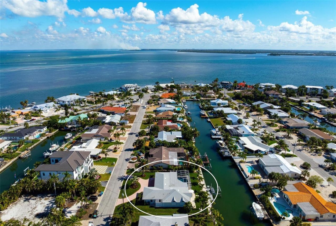 616 Foxworth Lane, Holmes Beach, FL 34217 Photo