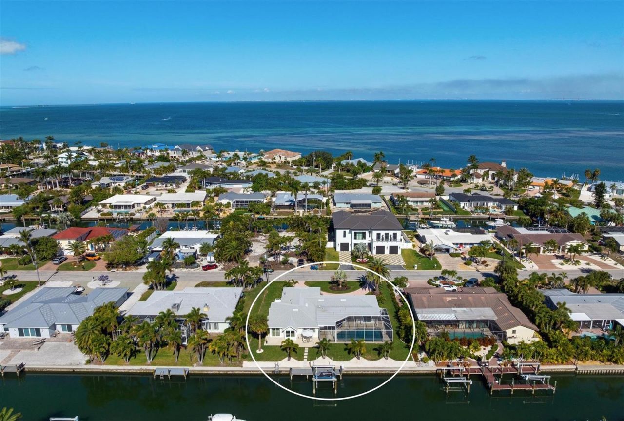 616 Foxworth Lane, Holmes Beach, FL 34217 Photo