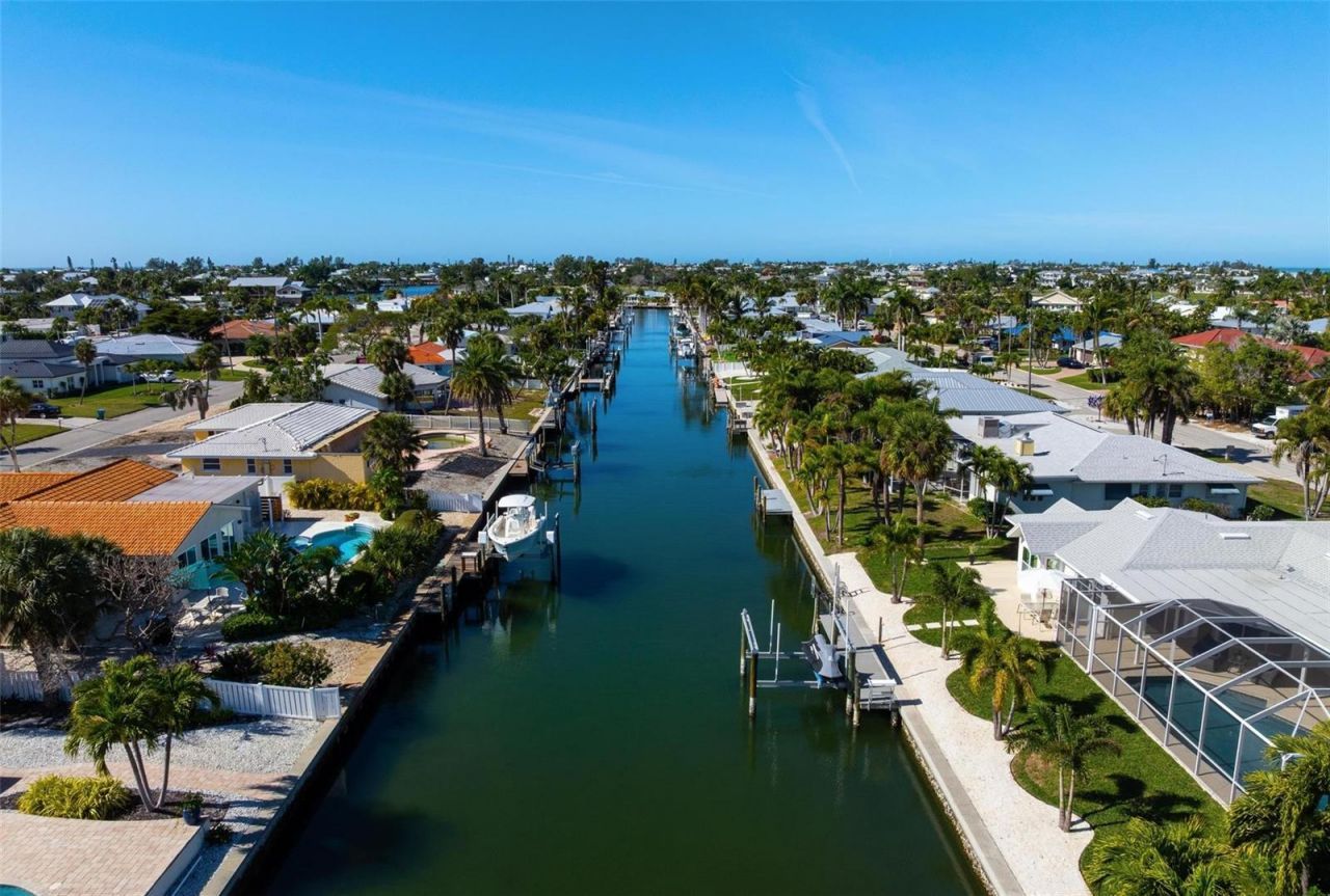 616 Foxworth Lane, Holmes Beach, FL 34217 Photo