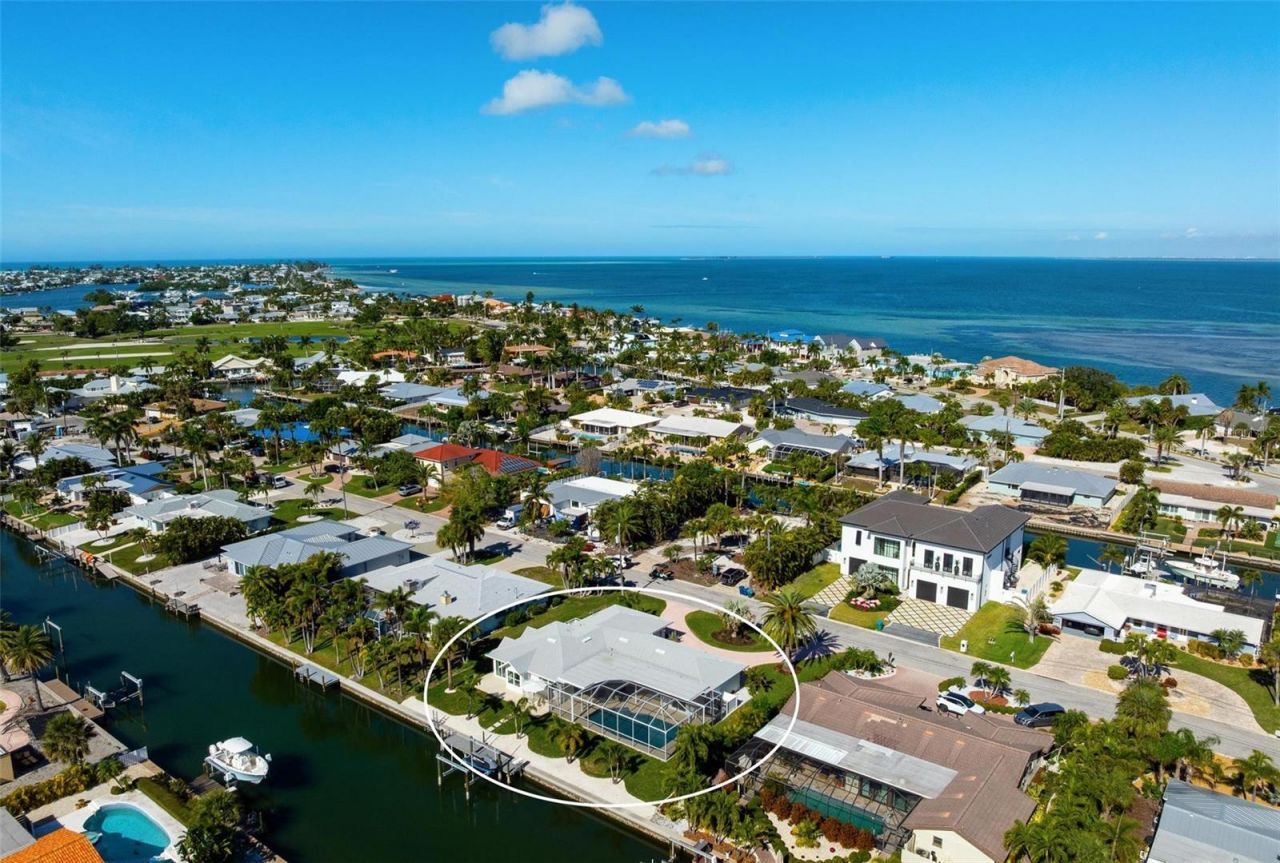 616 Foxworth Lane, Holmes Beach, FL 34217 Photo