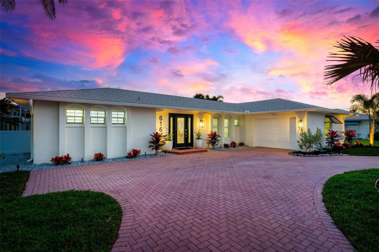 616 Foxworth Lane, Holmes Beach, FL 34217 Photo