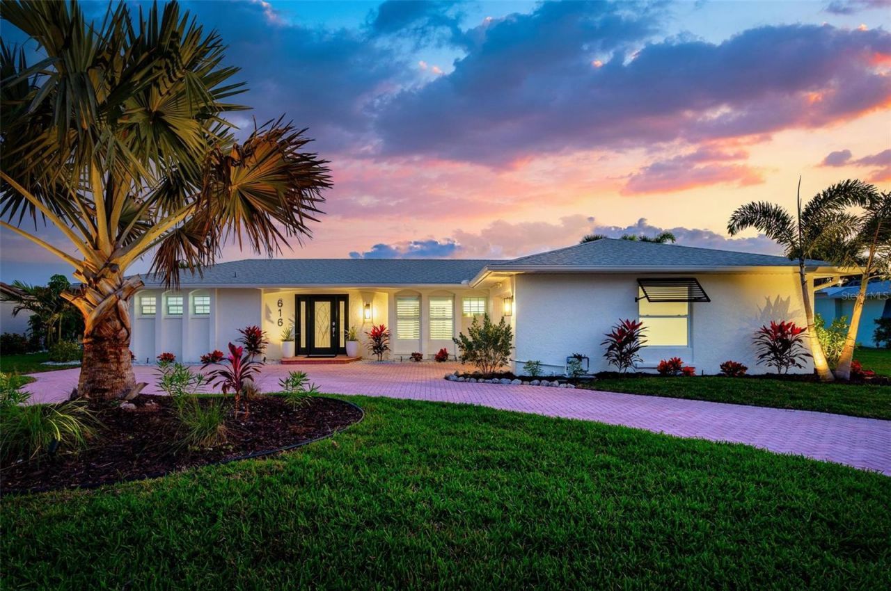 616 Foxworth Lane, Holmes Beach, FL 34217 Photo