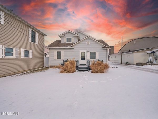 100 W Union Street, Walbridge, OH 43465