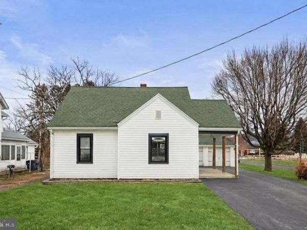 255 W MAIN STREET, FAYETTEVILLE, PA 17222