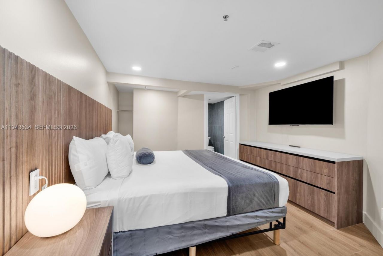 5445 Collins Ave, Unit M9 M10 M11, Miami Beach, FL 33140 Photo