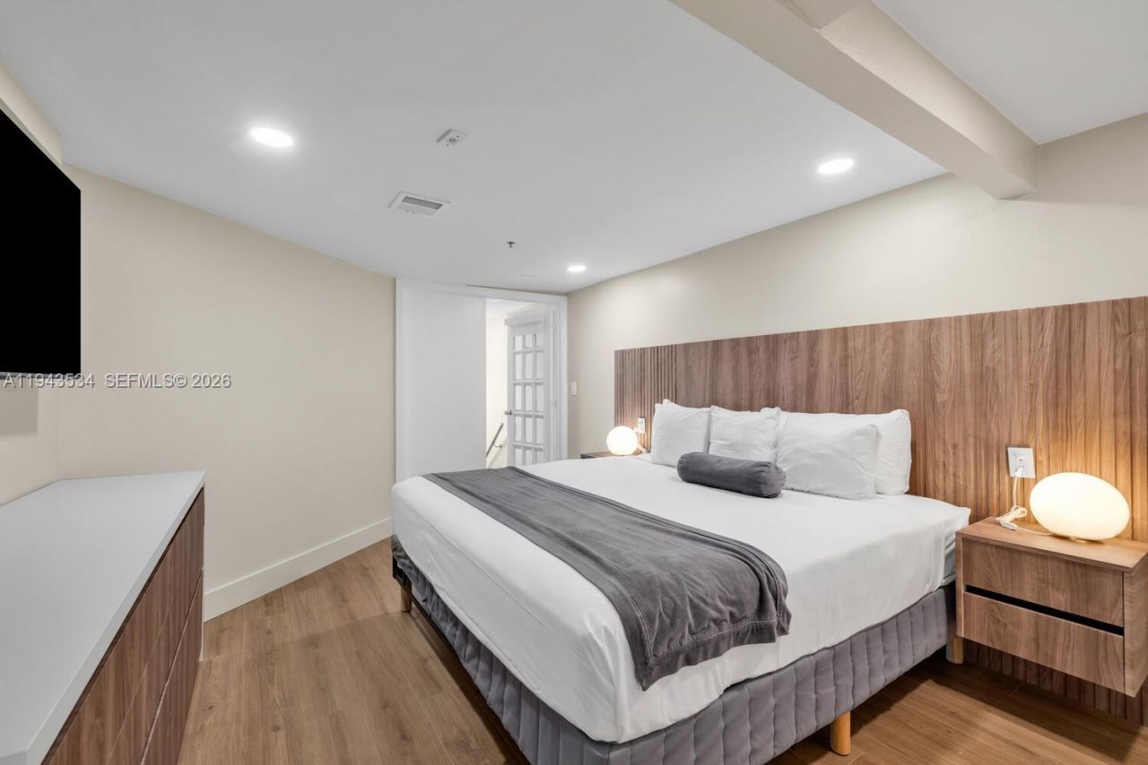 5445 Collins Ave, Unit M9 M10 M11, Miami Beach, FL 33140 Photo