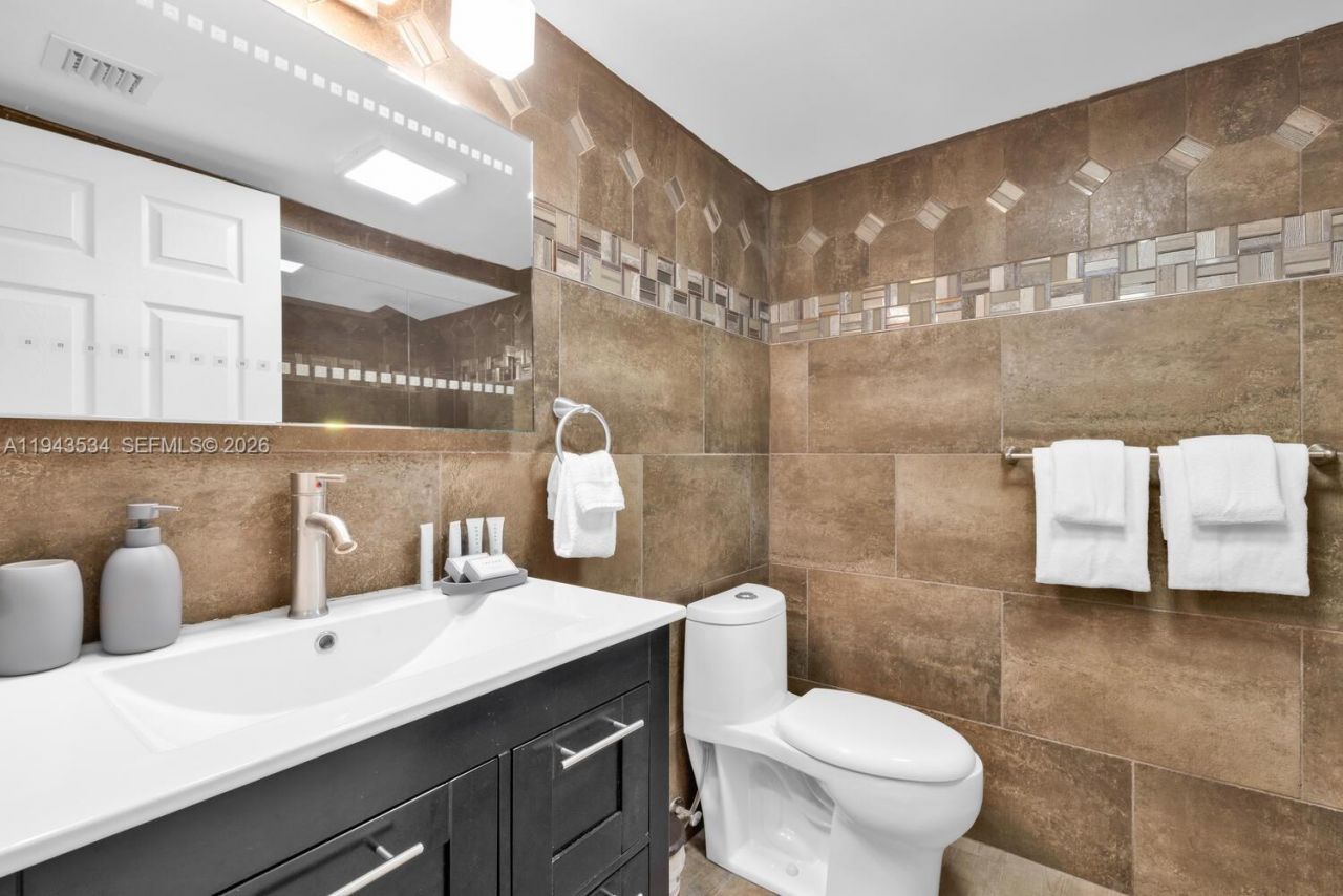 5445 Collins Ave, Unit M9 M10 M11, Miami Beach, FL 33140 Photo