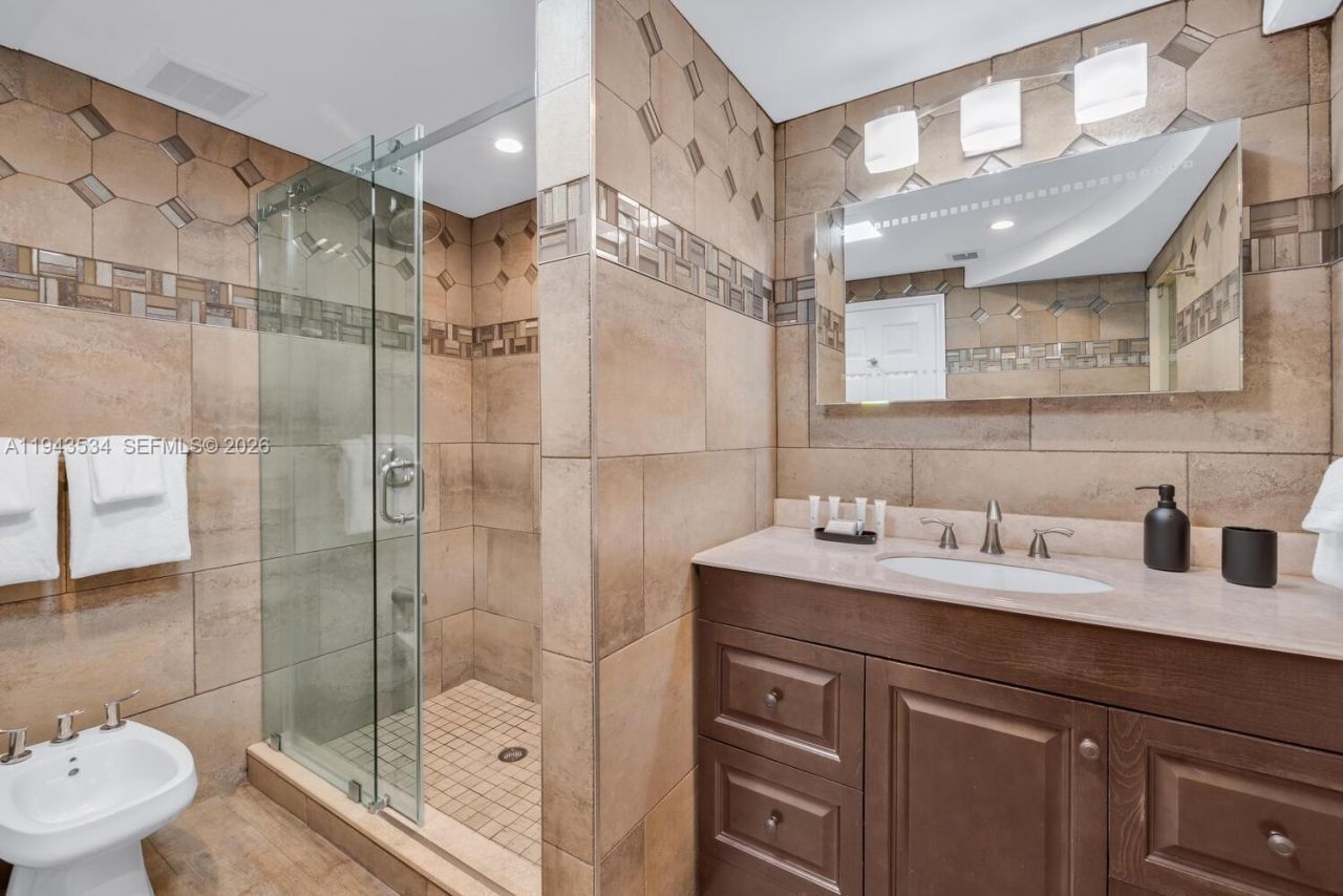 5445 Collins Ave, Unit M9 M10 M11, Miami Beach, FL 33140 Photo