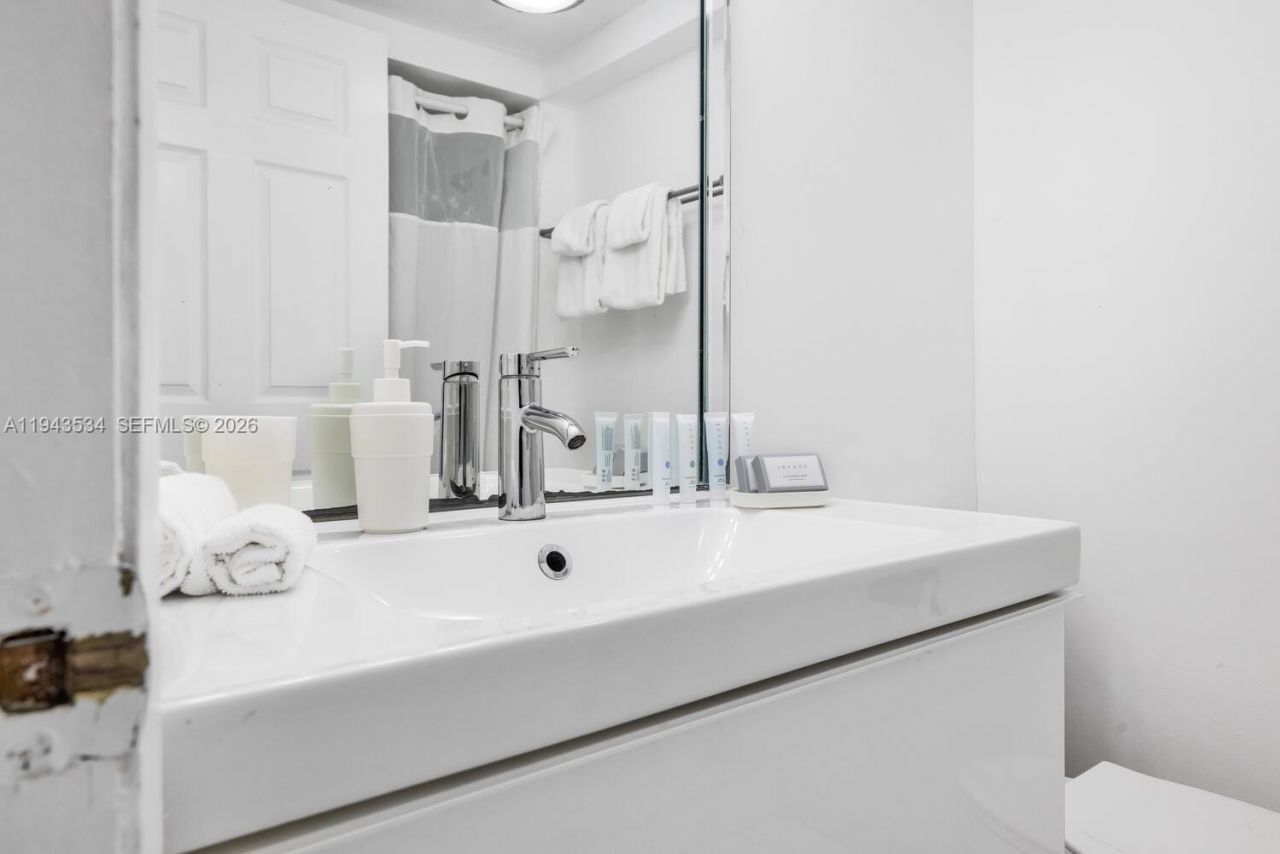 5445 Collins Ave, Unit M9 M10 M11, Miami Beach, FL 33140 Photo