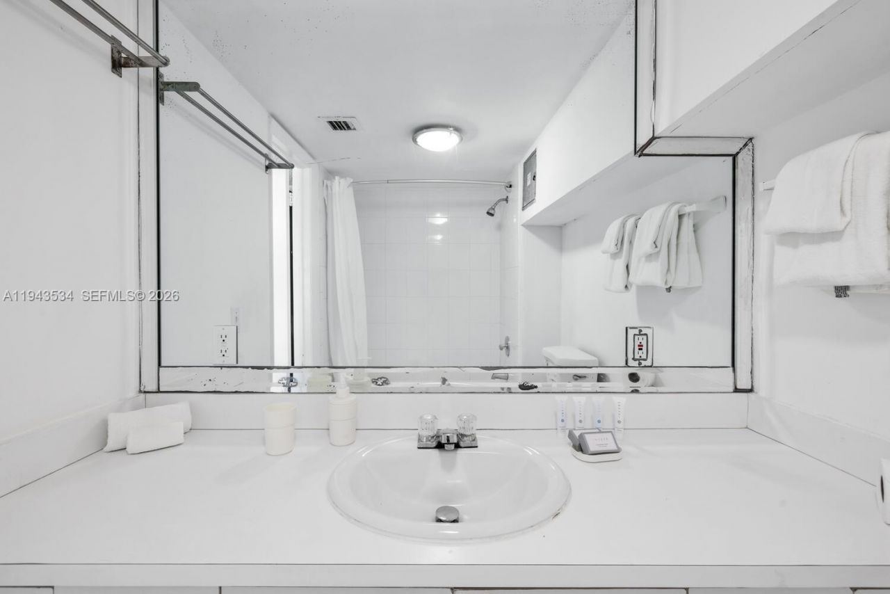 5445 Collins Ave, Unit M9 M10 M11, Miami Beach, FL 33140 Photo