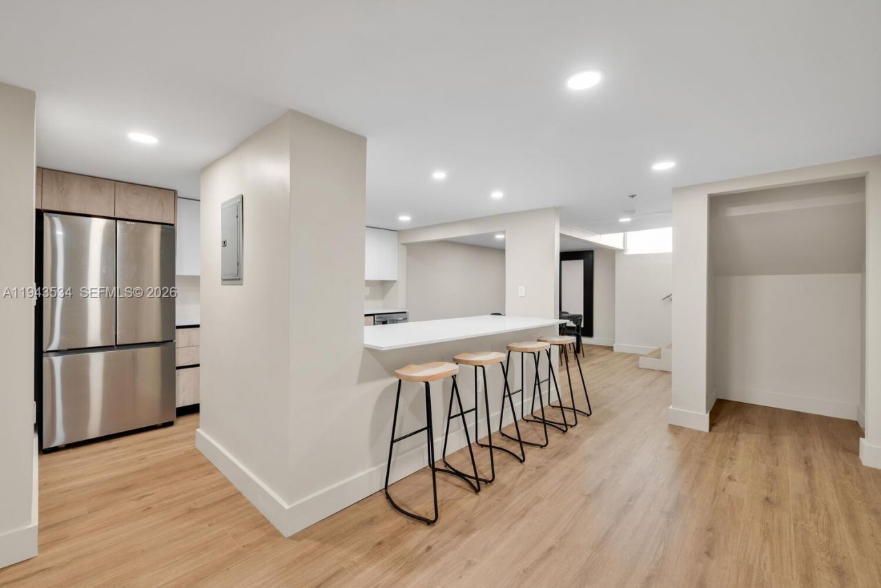 5445 Collins Ave, Unit M9 M10 M11, Miami Beach, FL 33140 Photo