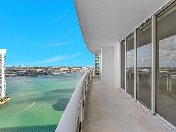 901 Brickell Key Blvd, Unit 3206, Miami, FL 33131