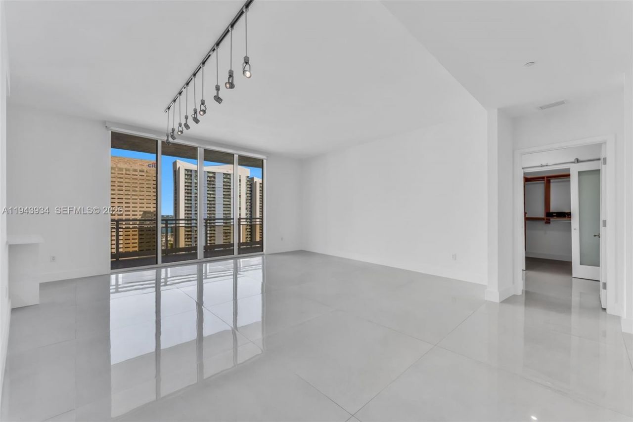 901 Brickell Key Blvd, Unit 3206, Miami, FL 33131 Photo