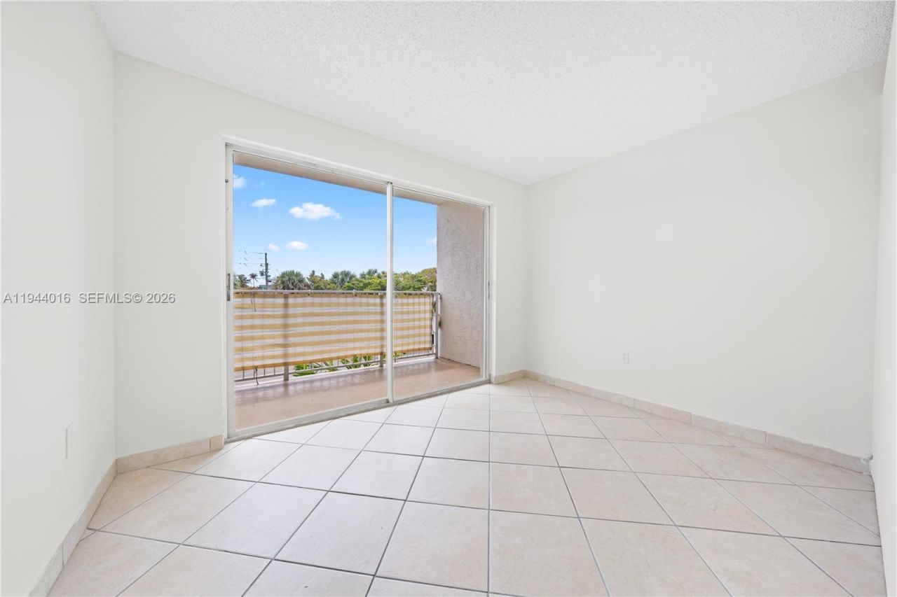 1975 Normandy Dr, Unit 206, Miami Beach, FL 33141 Photo