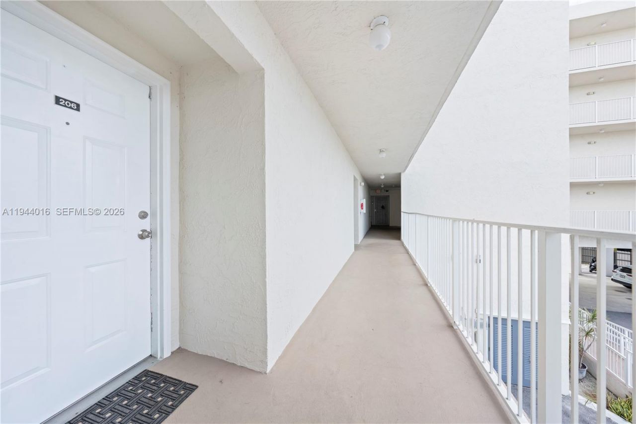 1975 Normandy Dr, Unit 206, Miami Beach, FL 33141 Photo