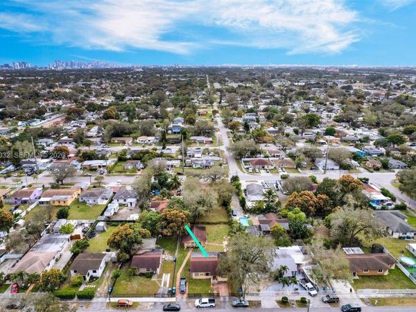 1900 NW 88th St, Miami, FL 33147