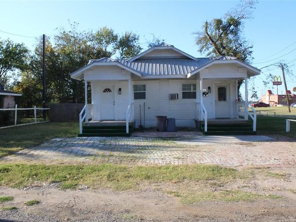 1909 Sycamore Street, Commerce, TX 75428