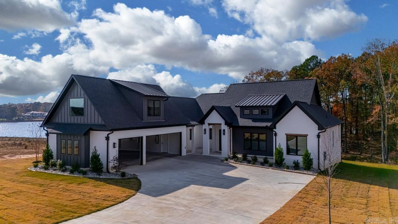 6143 Majestic Waters Benton, AR 72019