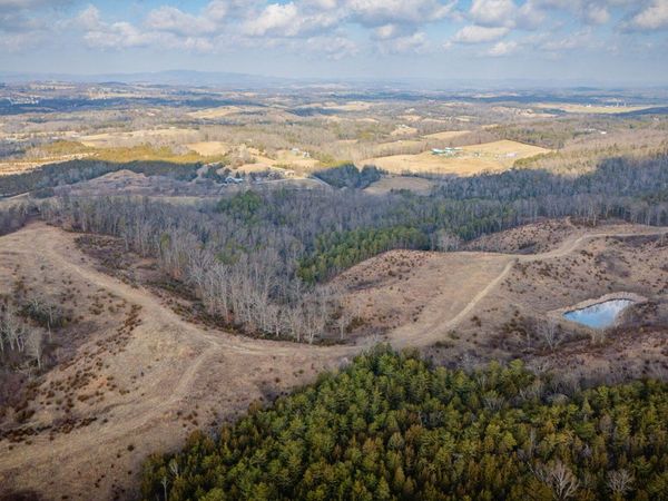 3456 Warrensburg Road, Whitesburg, TN 37891