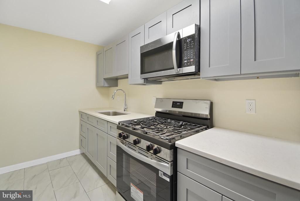 202 Golf Road, Darby, PA 19023 Main Photo