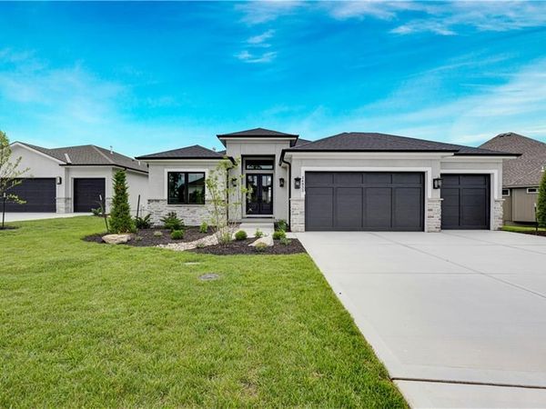 24933 W 98th Place, Lenexa, KS 66227