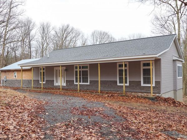 218 E Bank Street, Bruceton Mills, WV 26525