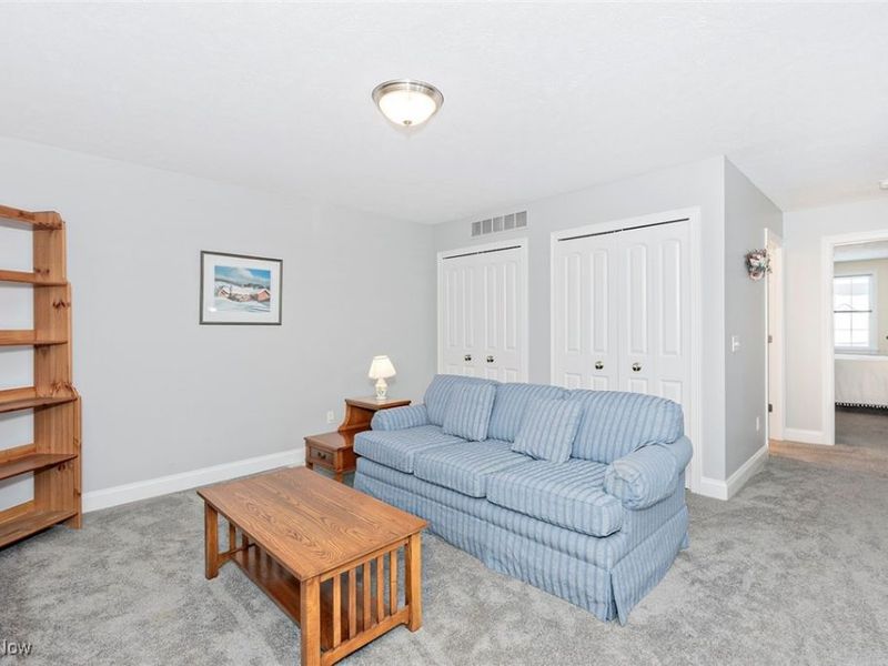 405 Creekside Drive, Mayfield Heights, OH 44143 Photo 17