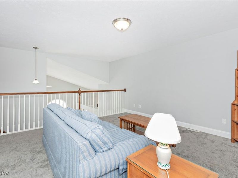 405 Creekside Drive, Mayfield Heights, OH 44143 Photo 18