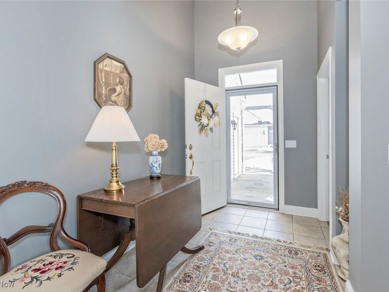 405 Creekside Drive, Mayfield Heights, OH 44143 Photo 2