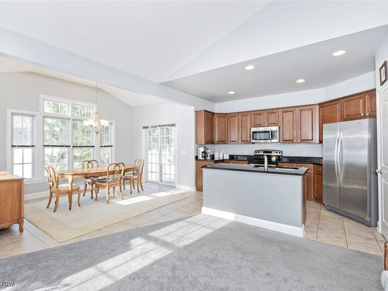 405 Creekside Drive, Mayfield Heights, OH 44143 Photo 22